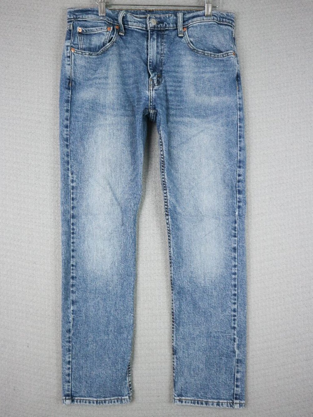 Levi's 502 Regular Tapered Lightwash Blue Denim Jeasn 33x32 (fits 32x27)